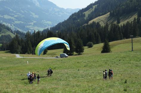 Büroausflug, Gleitschirm, H+R Architekten 