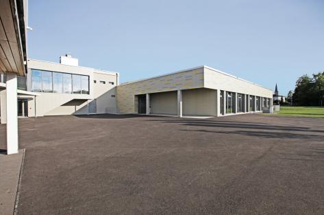 Hindelbank, Turnhalle und Aula