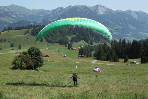 Büroausflug, Gleitschirm, H+R Architekten 